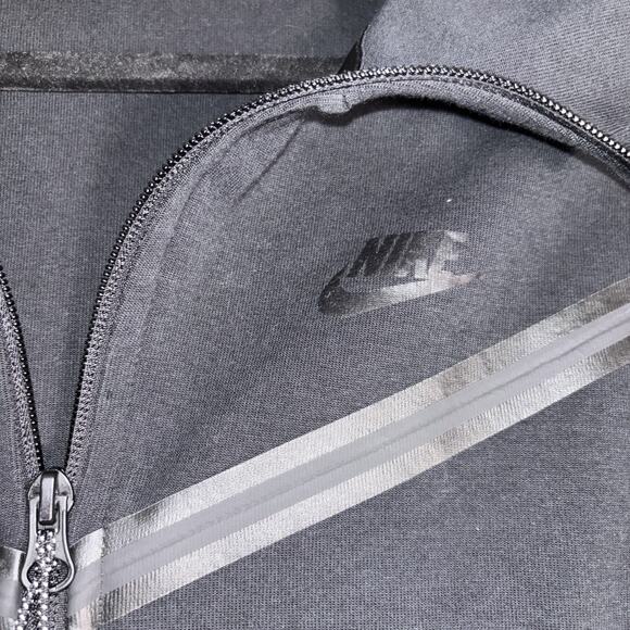 Nike Hoodie Womens Medium Black Tech Fleece Full Zip Jacket CW4298-010 Athletic - Picture 3 of 15